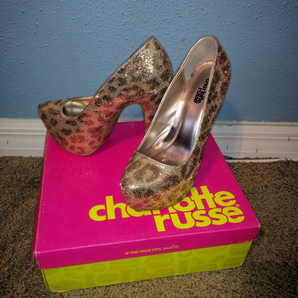 Gold Cheetah pumps